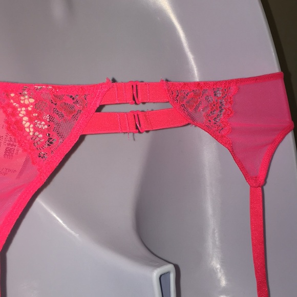 Victoria Secret garter belt - Picture 6 of 6